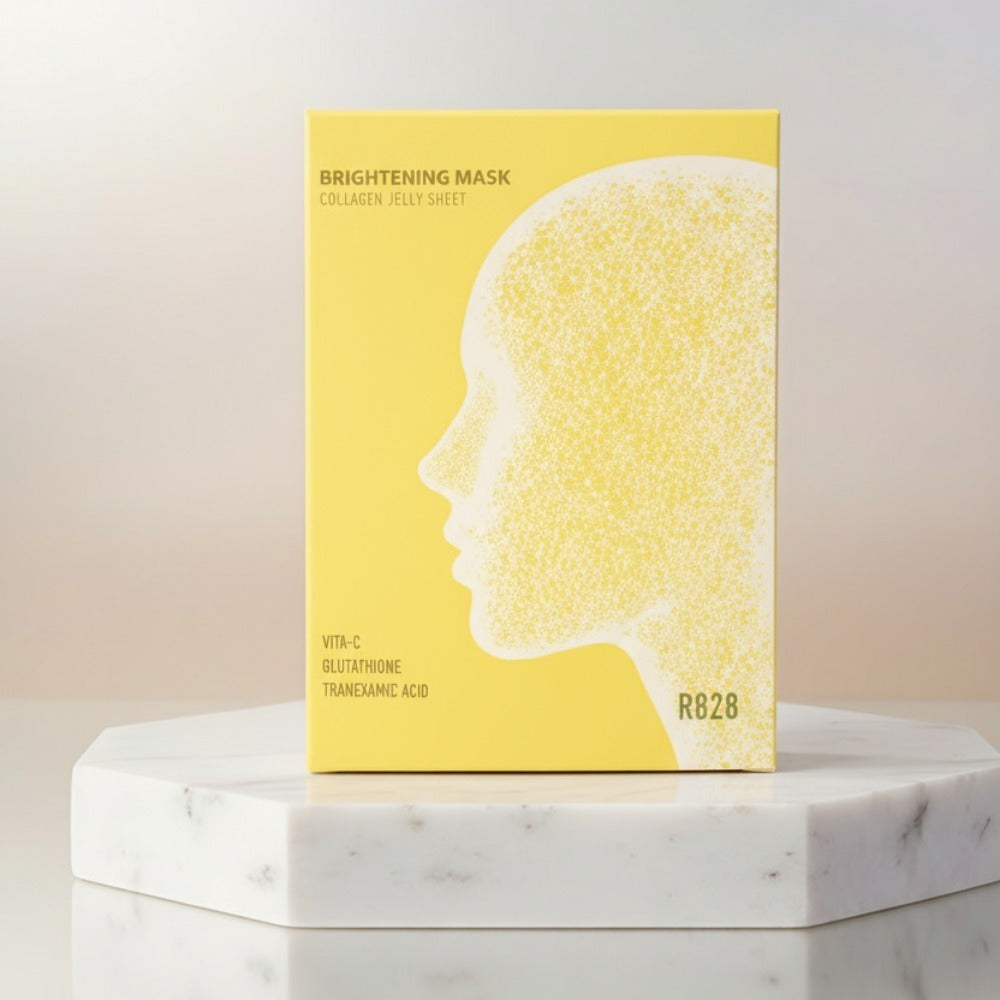 R828 Brightening Mask Pack (5 pieces) sur socle marbre, masque jaune, esthétique beauté (marque R828).