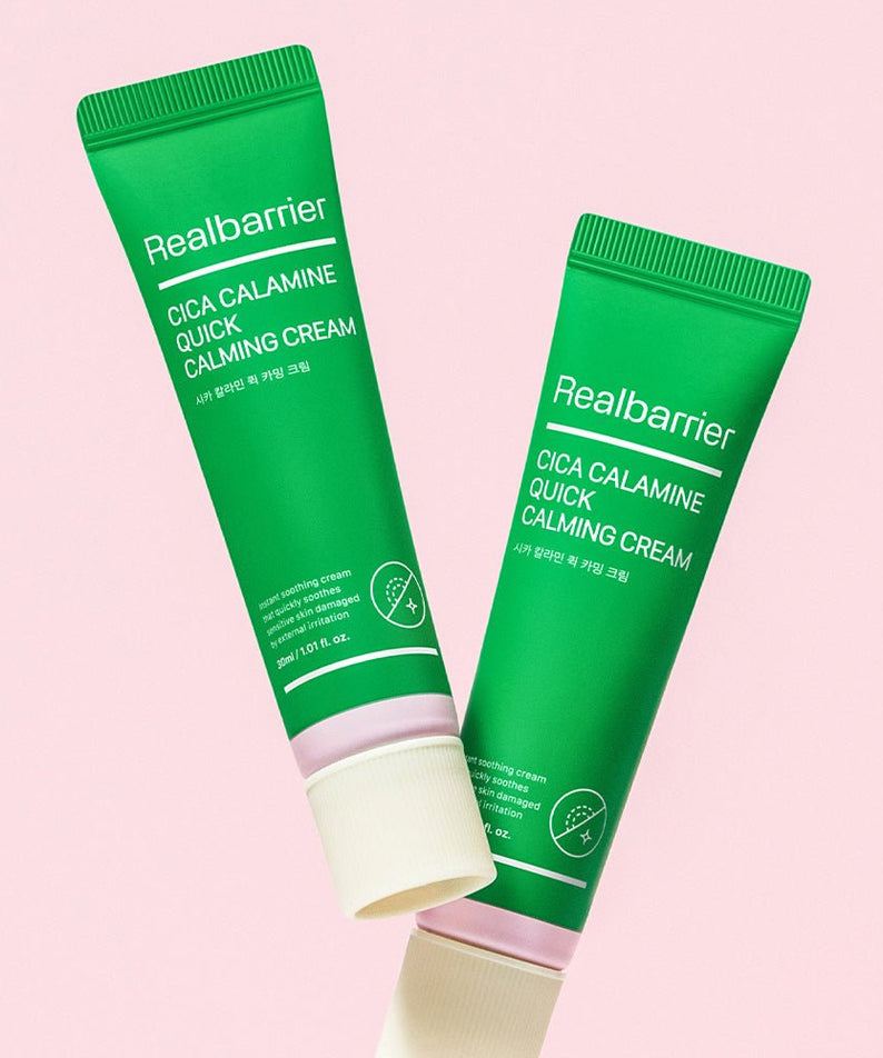 REAL BARRIER Cica Calamine Quick Calming Cream 30ml, deux tubes vert sur fond rose pastel (marque Realbarrier)