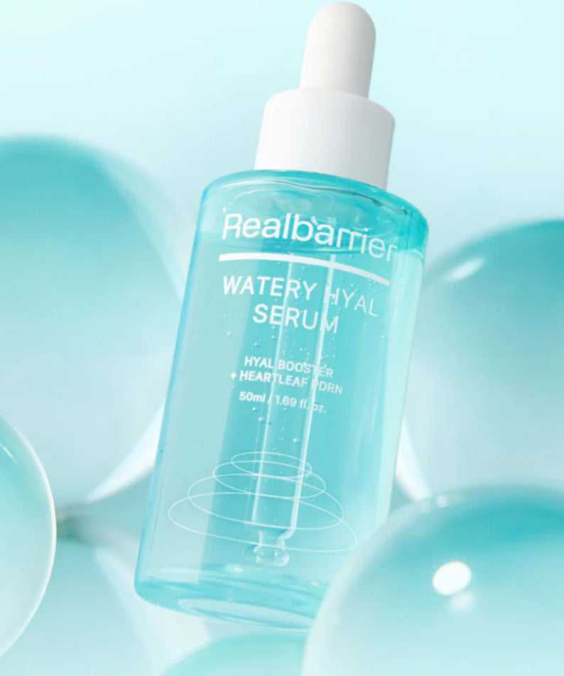 REAL BARRIER Watery Hyal Serum 50ml de la marque Realbarrier, flacon bleu sur fond bleu avec effet hydratant