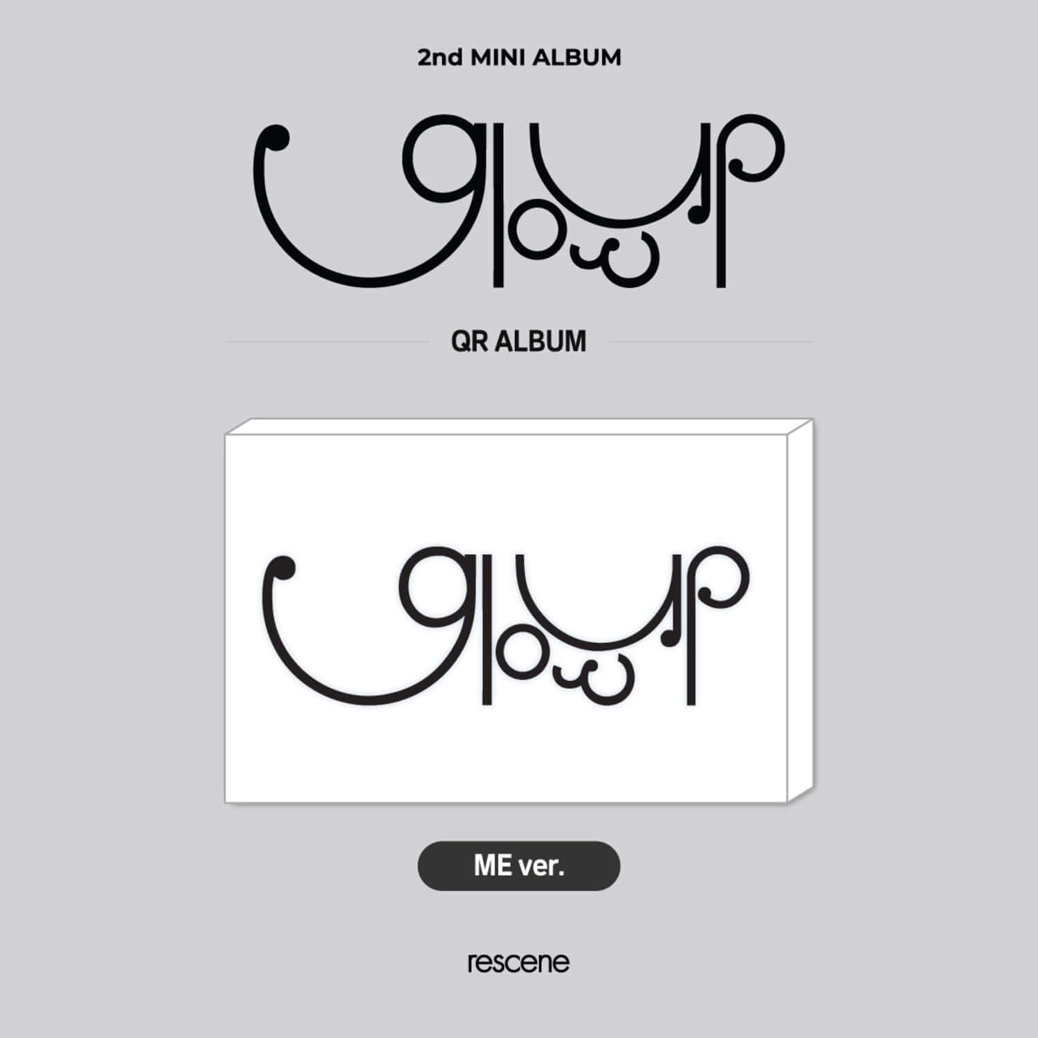 RESCENE - 2nd MINI ALBUM [Glow Up] (ME VER.) (QR VER.) - Album Kpop, pochette blanche QR, style minimaliste sur fond gris.
