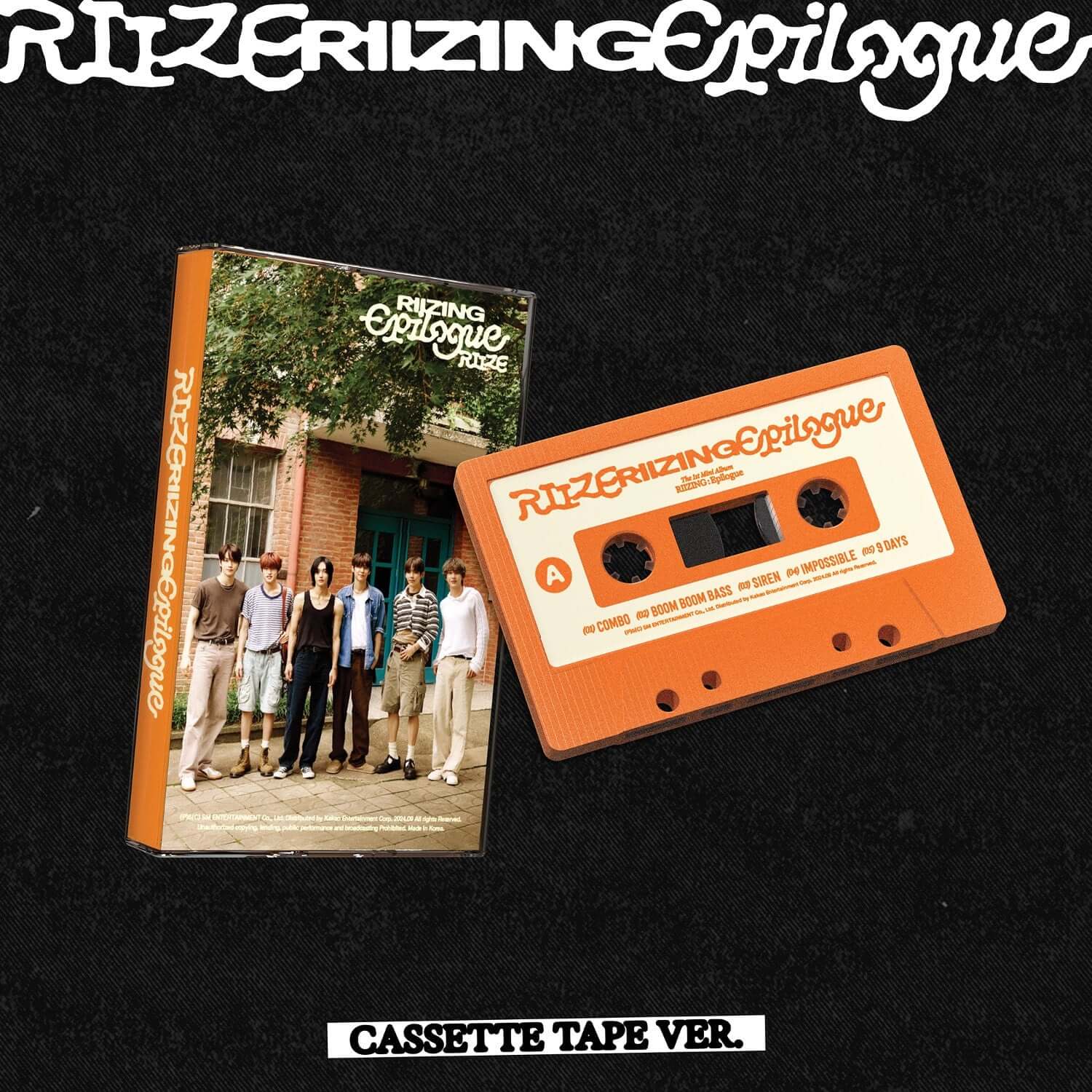 RIIZE - 1st Album [RIIZING : Epilogue] (CASSETTE TAPE Ver.) - Album Kpop, coffret noir avec cassette orange et visuel groupe