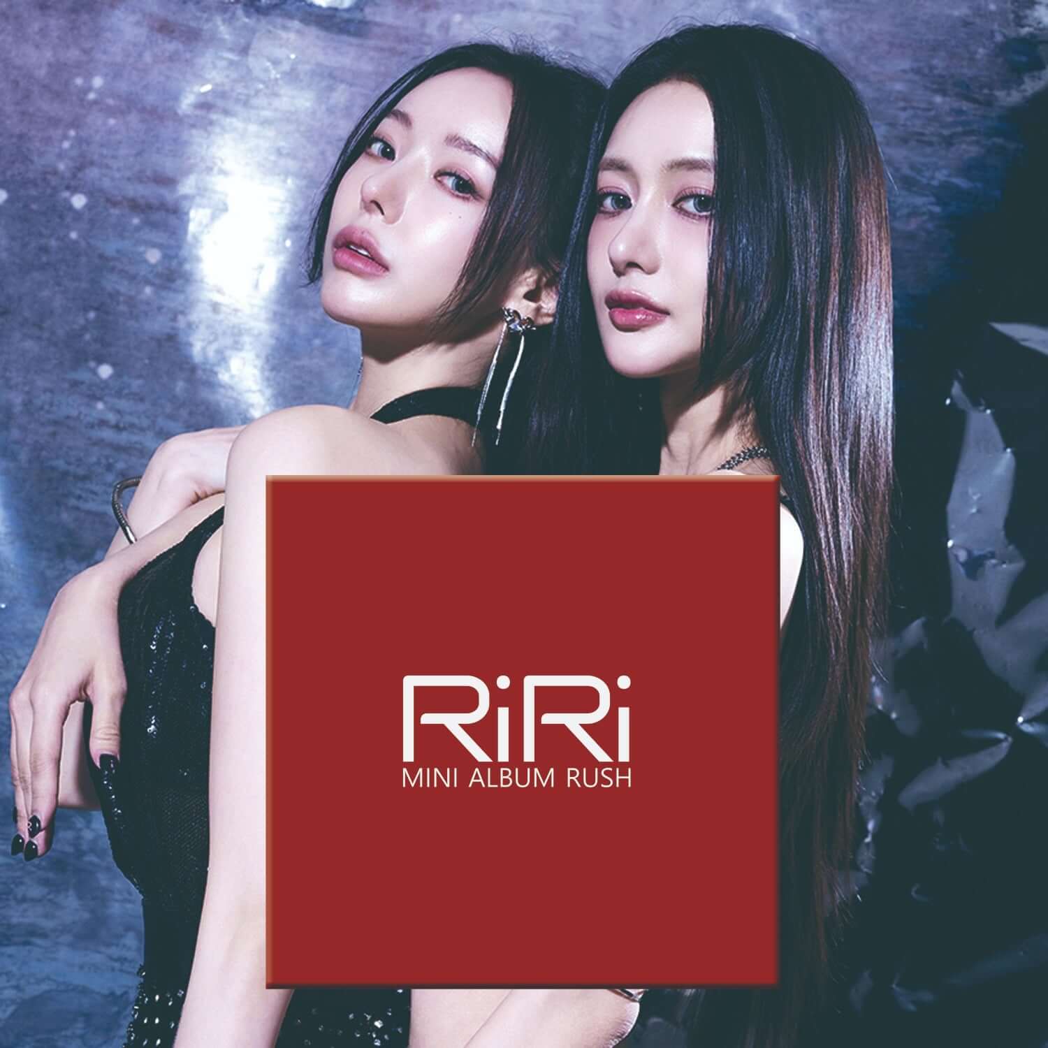 RIRI - Mini Album [RUSH] - Album Kpop : photo promo, visuel RIRI avec pochette rouge, deux membres, ambiance nocturne.