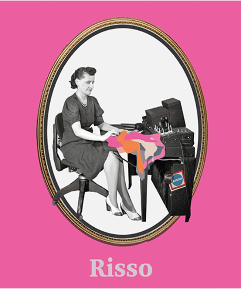 RISSO - [HIGH FIVE] - Album Kpop, couverture rose avec photo stylisée et cinéaste, marque RISSO en contexte visuel
