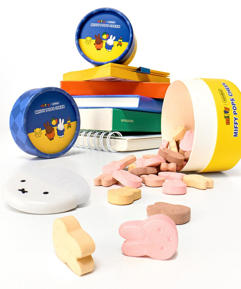 ROMAND  Miffy Pops Cheek, boîte et pastilles maquillage aux motifs Miffy sur fond clair, marque ROMAND.