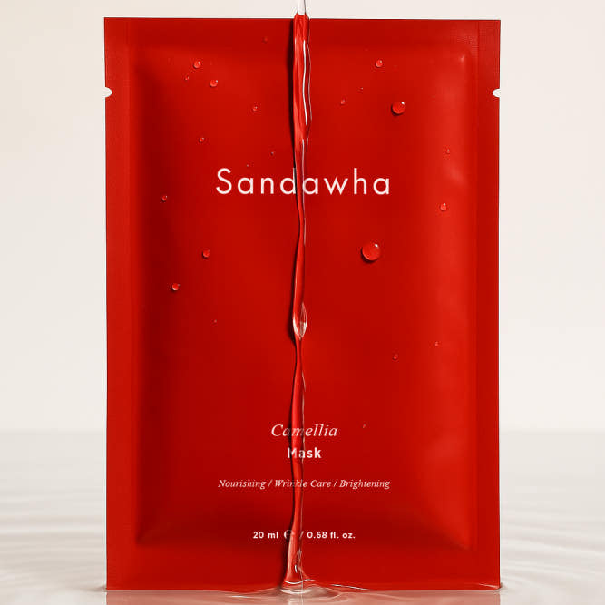 SANDAWHA Camellia Mask 5-piece set, masque camélia de la marque Sandawha, sachets rouges sur fond clair