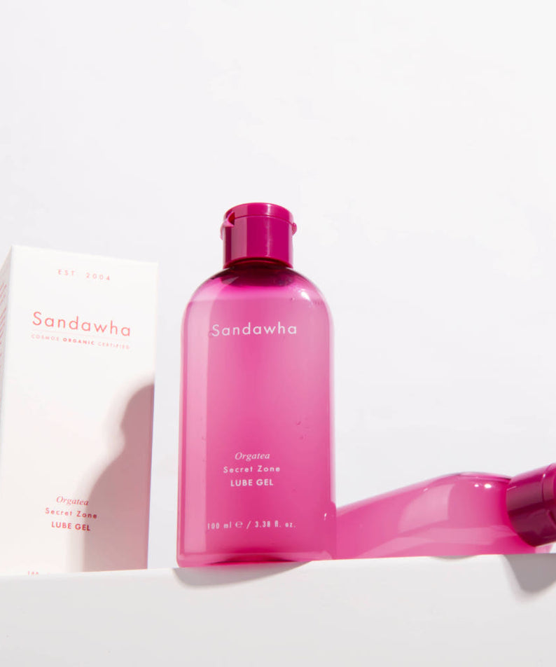 SANDAWHA Ogati Secret Zone Soothing Lube Gel 100ml de la marque Sandawha, gel lube rose sur fond blanc