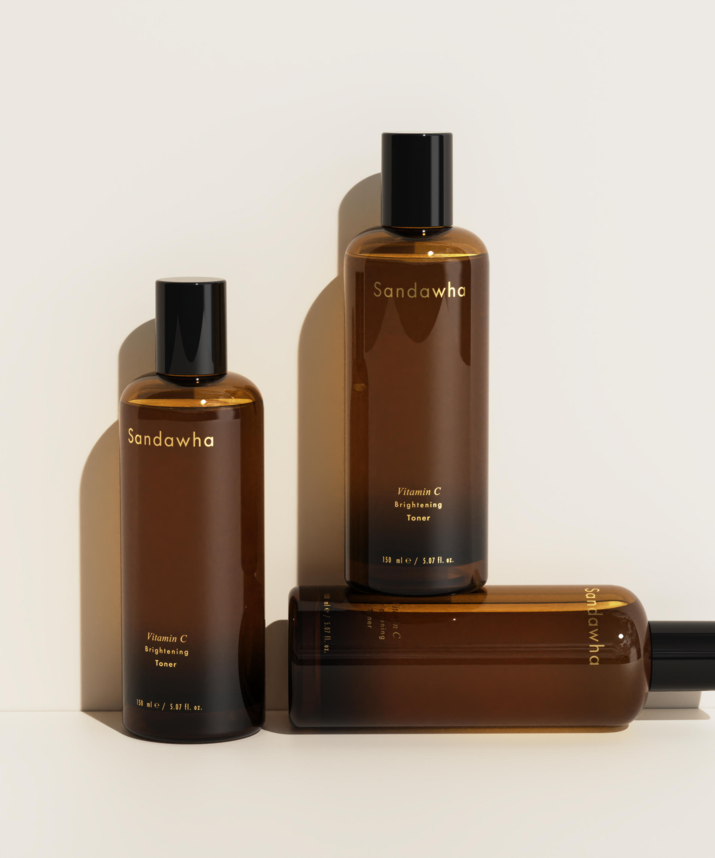 Trio de bouteilles SANDAWHA Vitamin C Whitening Toner 150ml pour un teint éclatant et lumineux.