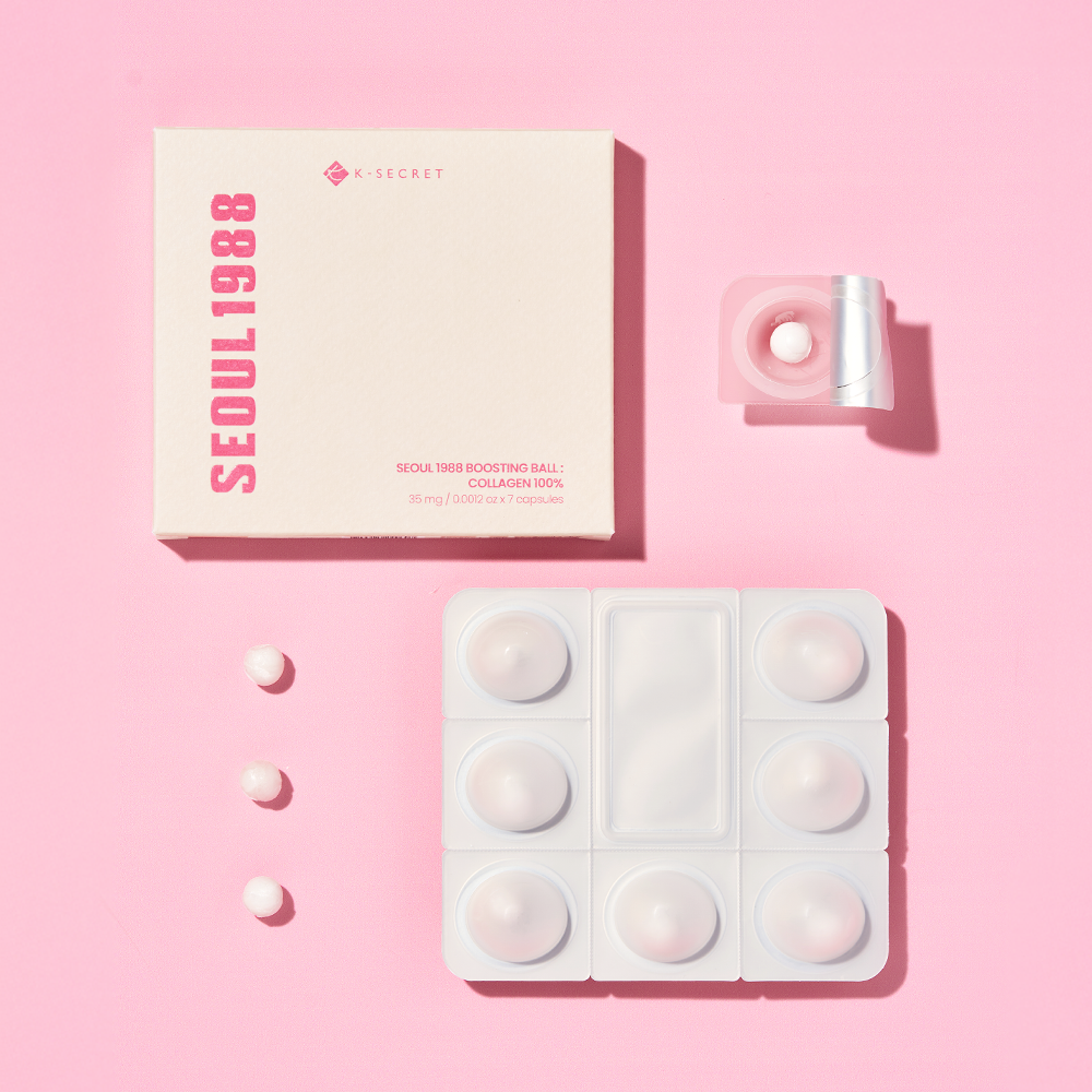 SEOUL 1988  Collagen Boosting Ball K-Secret, boîte et flacons sur fond rose, présentation produit.