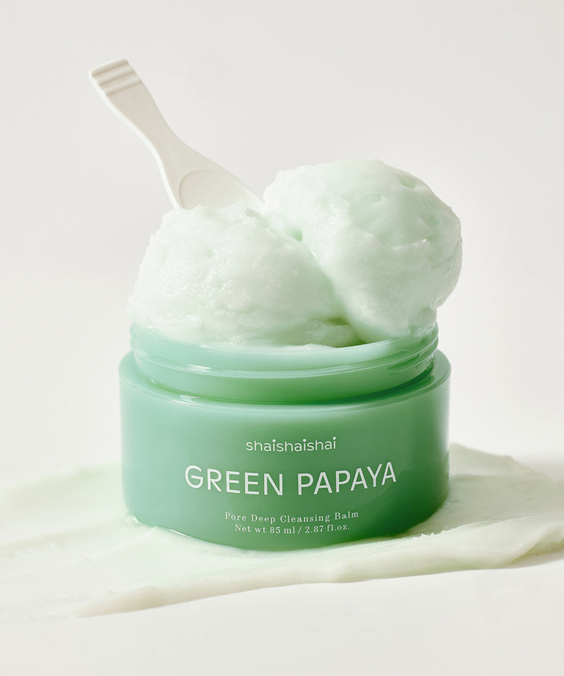 SHAISHAISHAI Green Papaya Pore Deep Cleansing Balm 85ml, pot vert et spatule sur fond clair, marque visible.