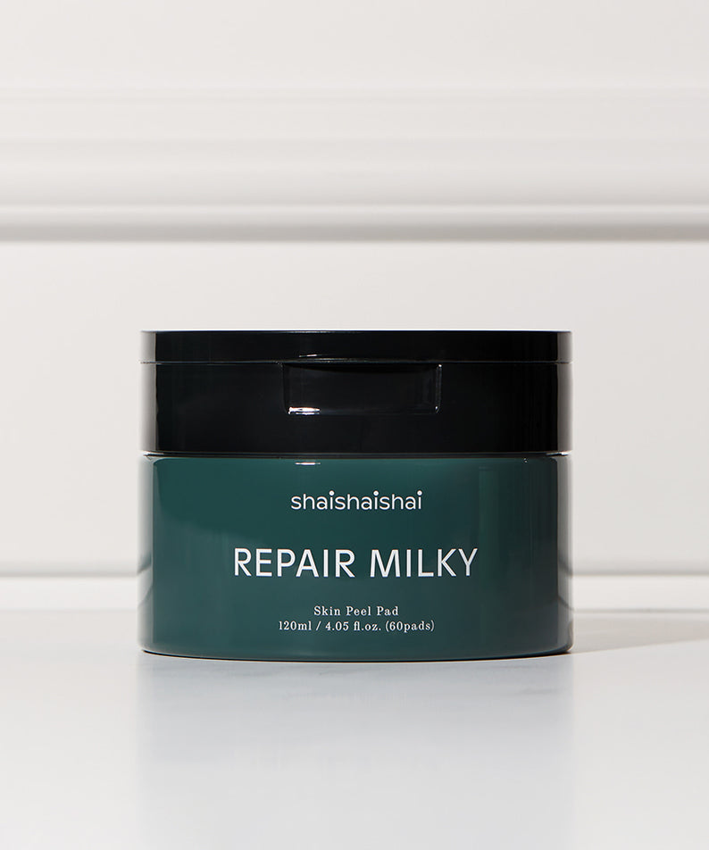 SHAISHAISHAI Repair Milky Skin Peel Pad 60 Pads 120ml, pot cosmétique sur étagère blanche, marque visible
