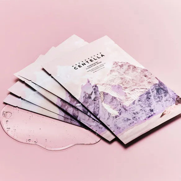 SKIN1004 Madagascar Centella Pore-Melting Clarifying Mask 23ml [5 sheets], masques en feuilles sur fond rose, marque SKIN1004