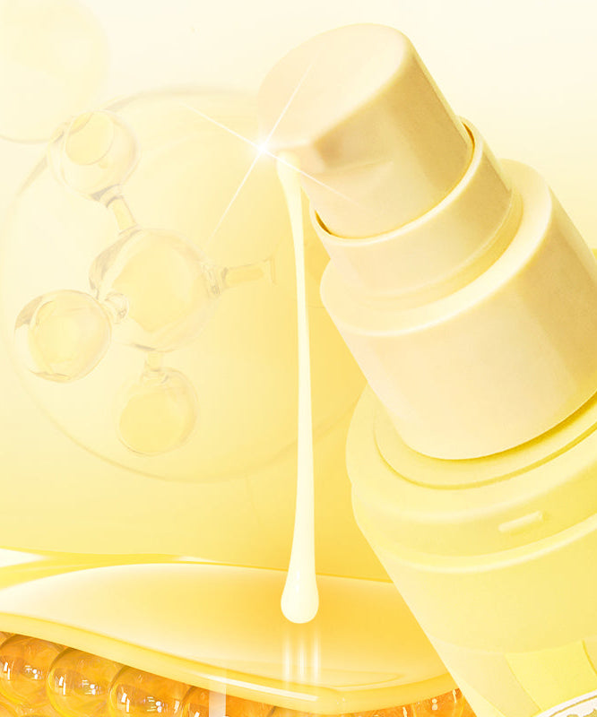 SKINFOOD Banana PDRN Booster Serum 80ml, marque SKINFOOD, flacon jaune sur fond baies et gouttes, visuel lumineux