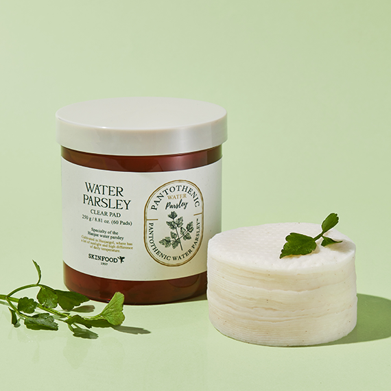 SKINFOOD Pantothenic Water Parsley Clear Pad disponible sur Ma petite Coree, ton Eshop 100% K-beauty en direct de Seoul