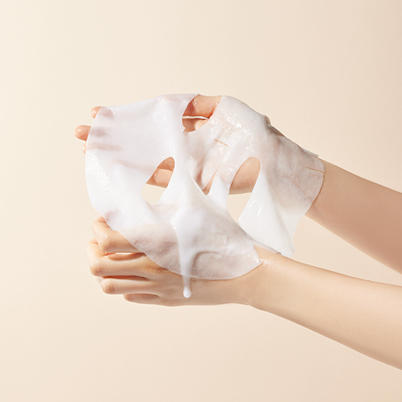 SKINFOOD Rice Brightening Sheet Mask 10 sheets sur les mains, masque en tissu avec ampoule blanche, peau lumineuse