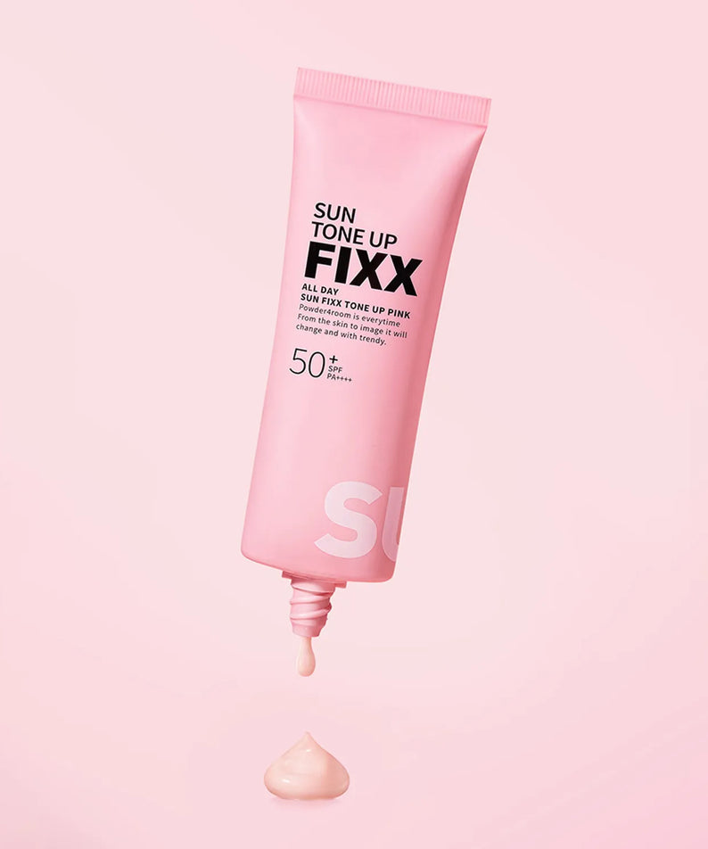 SO NATURAL All Day Sun Fixer Tone Up Pink 50ml, tube crème rose sur fond clair, produit beauté en contexte studio