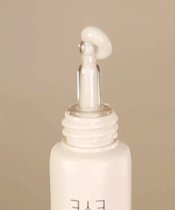 SO NATURAL Soft Eye Sal Butter 30ml, flacon crème pour les yeux sur fond beige, gros plan du packaging de la marque