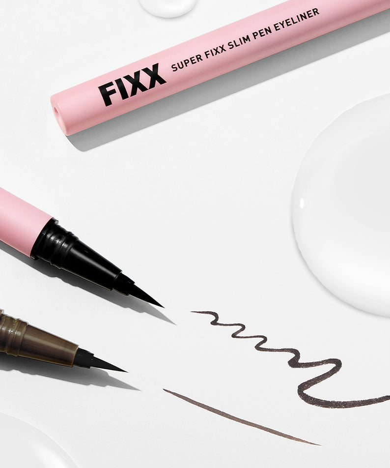 SO NATURAL Super Fix Slim Pen Eyeliner de la marque SO NATURAL sur fond blanc, tracé de regard visible, pinceau fin.
