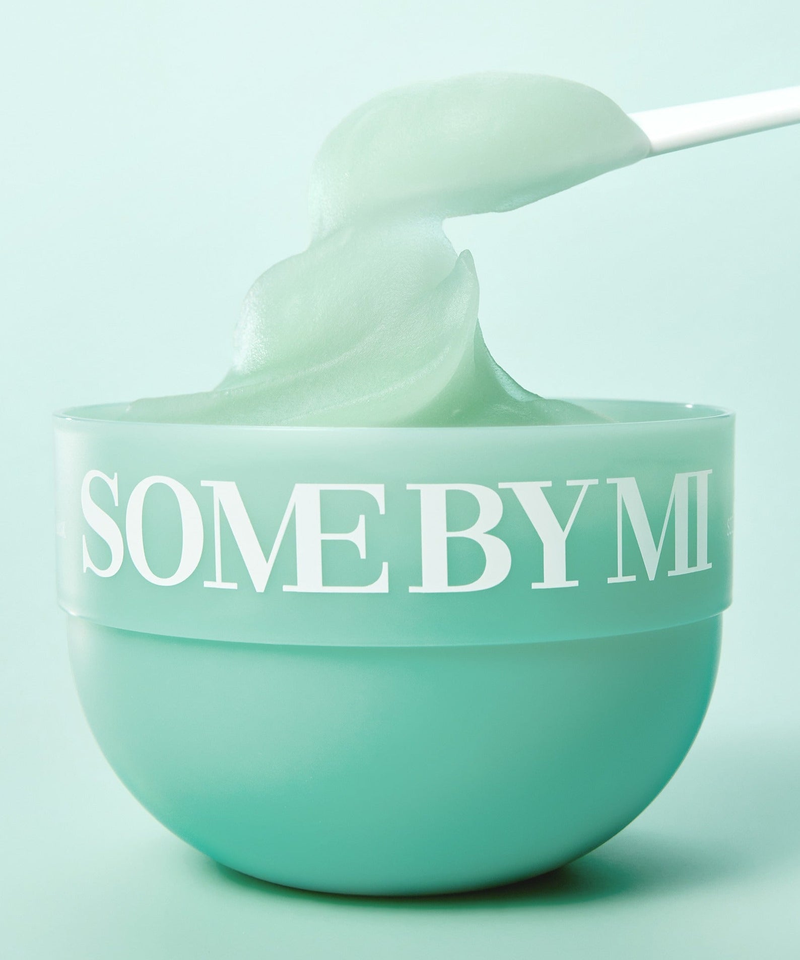 Masque apaisant SOME BY MI PDRN Spirulina Soothing Sherbet Mask 1g x 10ea texture crémeuse dans un pot vert clair.