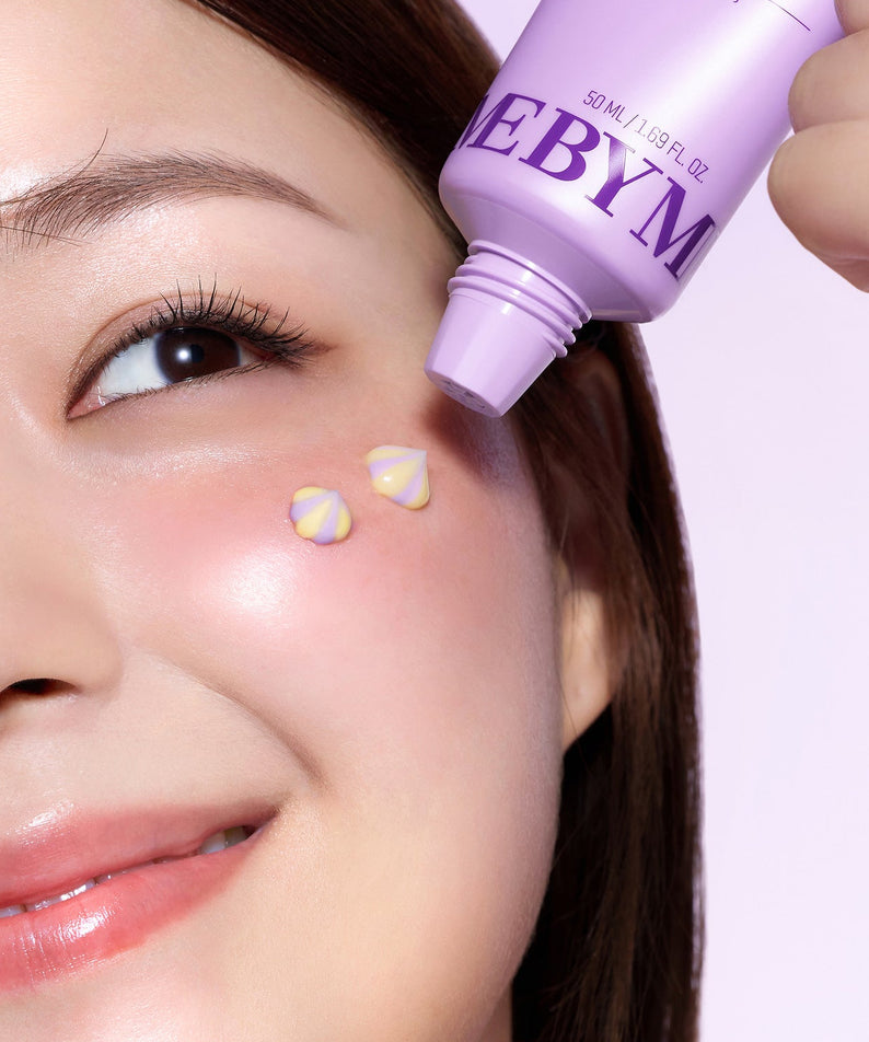 Application du SOMEBYMI Retinol Bakuchiol Dual Cream 50ml sur le visage pour des résultats radieux.