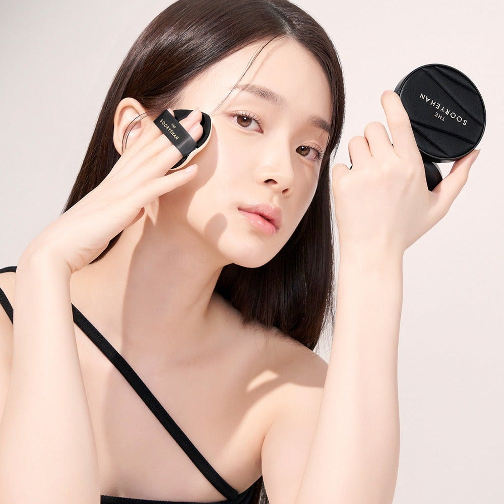 SOORYEHAN The Black Tension Fit Mesh Cushion 13g, la marque, coussin mesh noir; femme l’applique en studio.