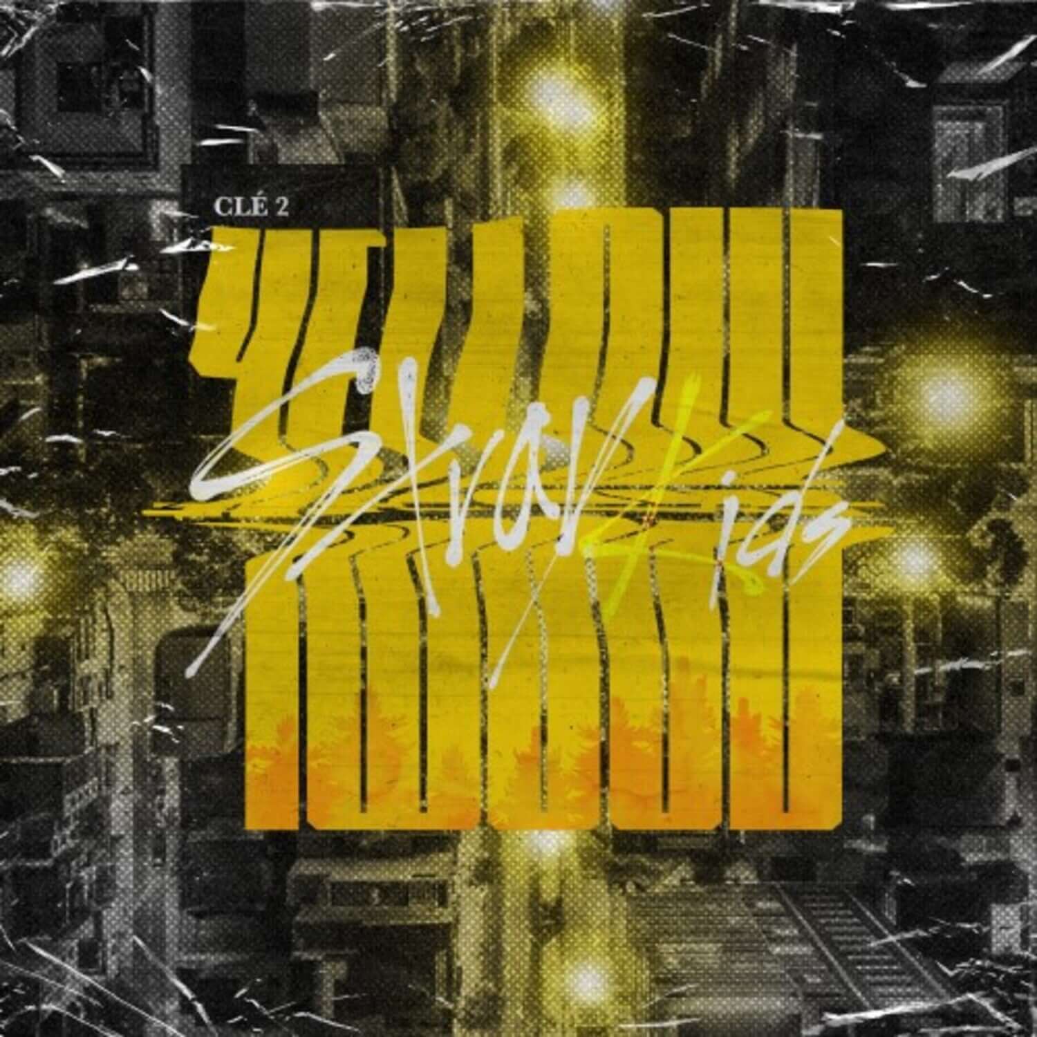 STRAY KIDS - [Clé 2 : YELLOW WOOD] (Standard) - Album Kpop, cover jaune et noire, marque STRAY KIDS, visuel urbain