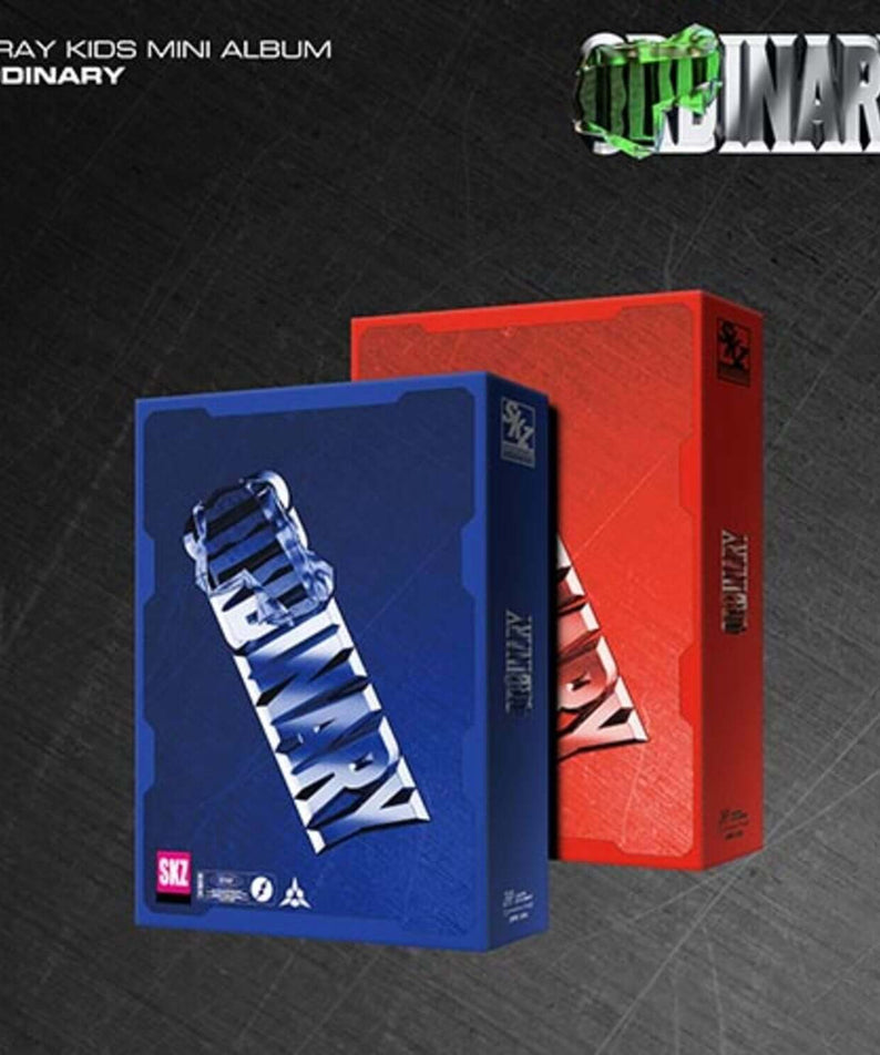 STRAY KIDS - [ODDINARY] SCANNING ver., MASK OFF ver. (Standard/Random) - Album Kpop : boîtiers et couvertures bleue/rouge sur fond sombre.