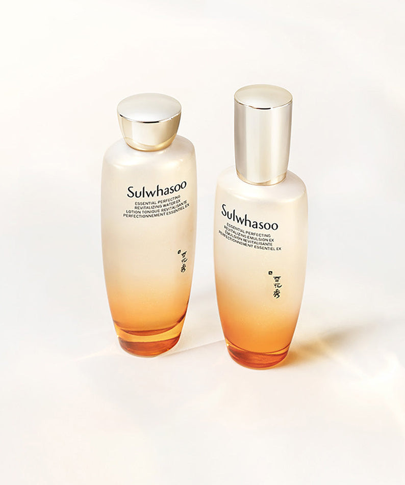 Deux bouteilles de SULWHASOO Essential Revitalizing Emulsion Ex 125ml sur un fond lumineux.