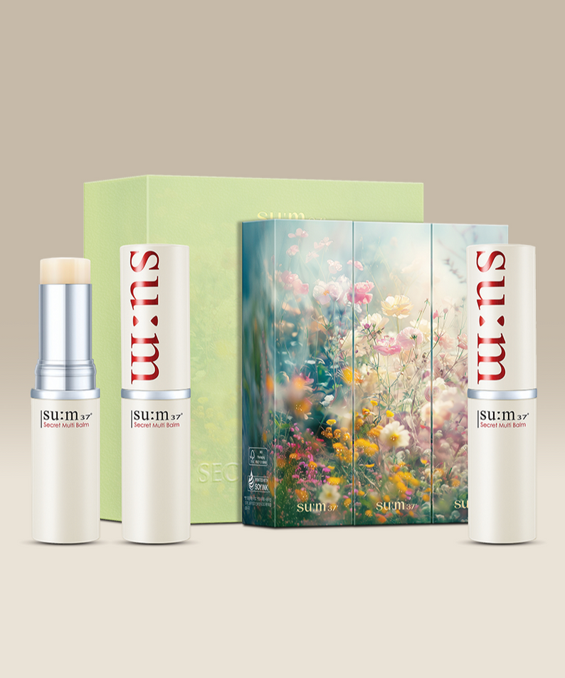SU:M37 Secret Multi Night 2+1 Plan (Set) de la marque SU:M37, pack sur fond beige avec flacons et coffret fleuri