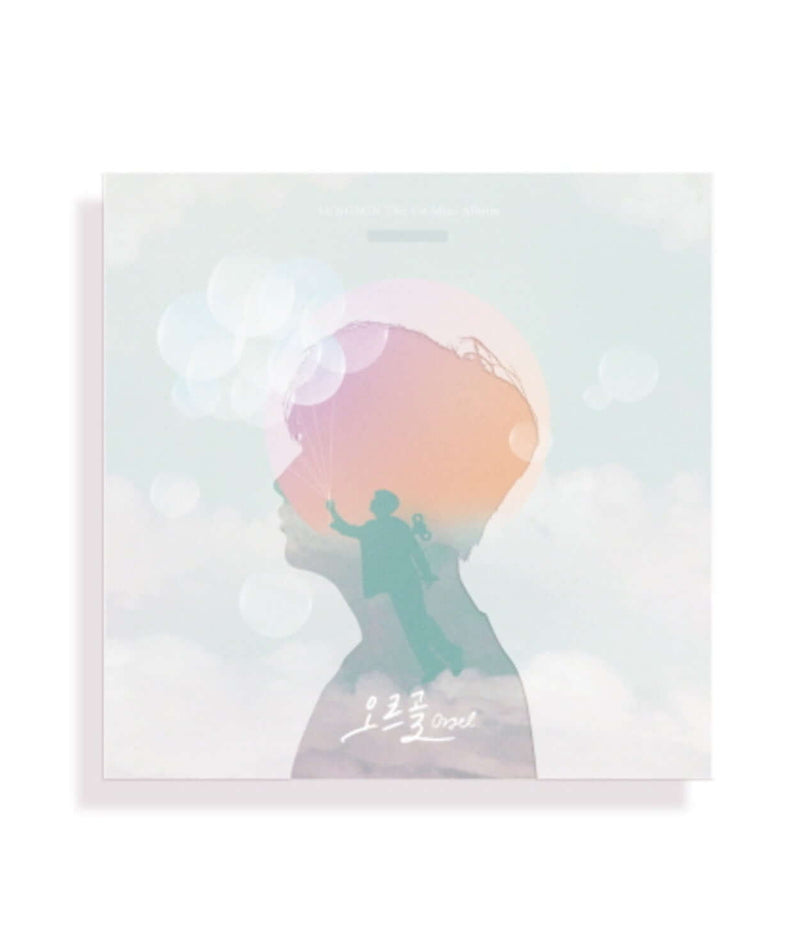 SUNGMIN - (1ST ) - Album Kpop de la marque SUNGMIN, couverture visuelle pastel avec silhouette sur nuages.