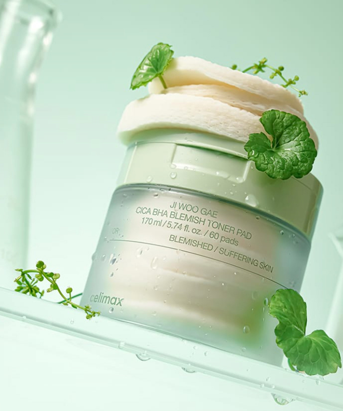 Tonique CELIMAX Ji Woo Gae Cica BHA Blemish Toner Pad 60 pads pour peau imparfaite avec ingrédients apaisants naturels.