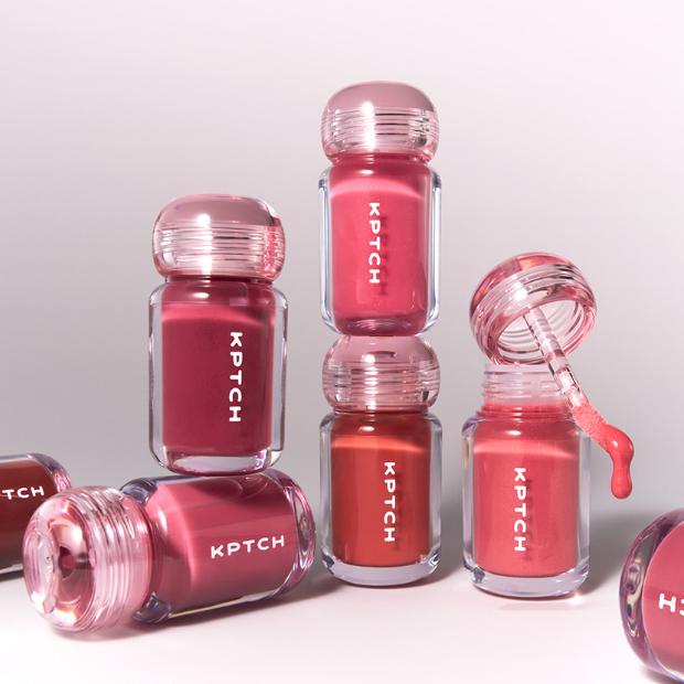 KEEP IN TOUCH Chili Jelly Lip Plumper de la marque KEEP IN TOUCH, flacons jelly roses sur fond clair, gros plan