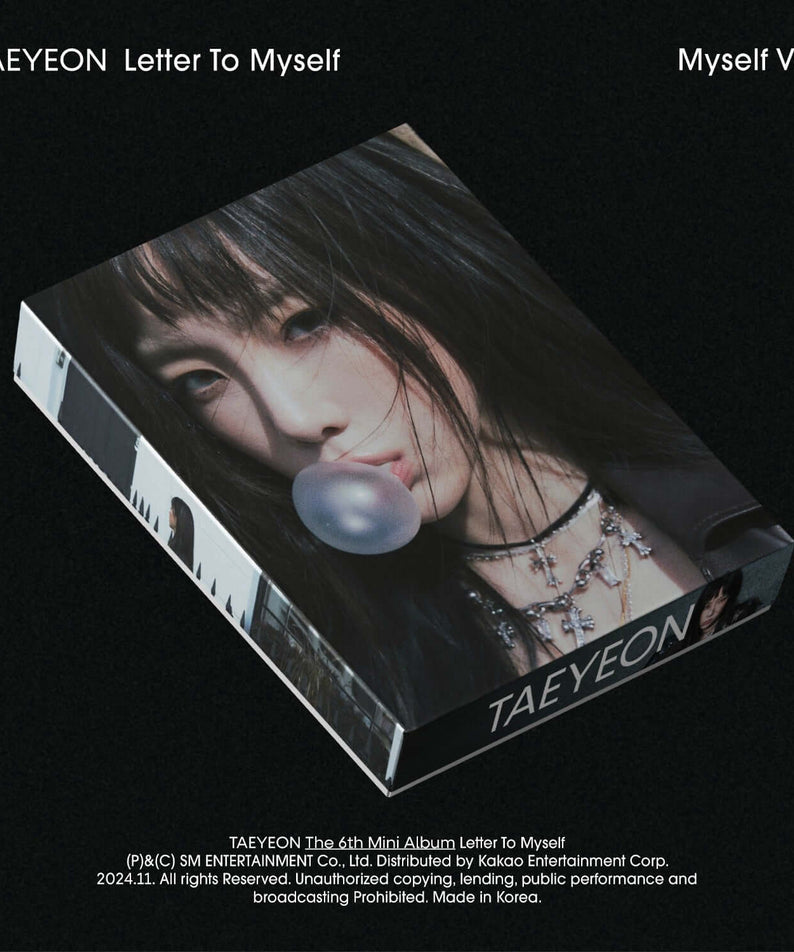 TAEYEON - 6th Album [Letter To Myself] (Myself Ver.) (Smart Album) - Album Kpop : jaquette noire, portrait et titre.