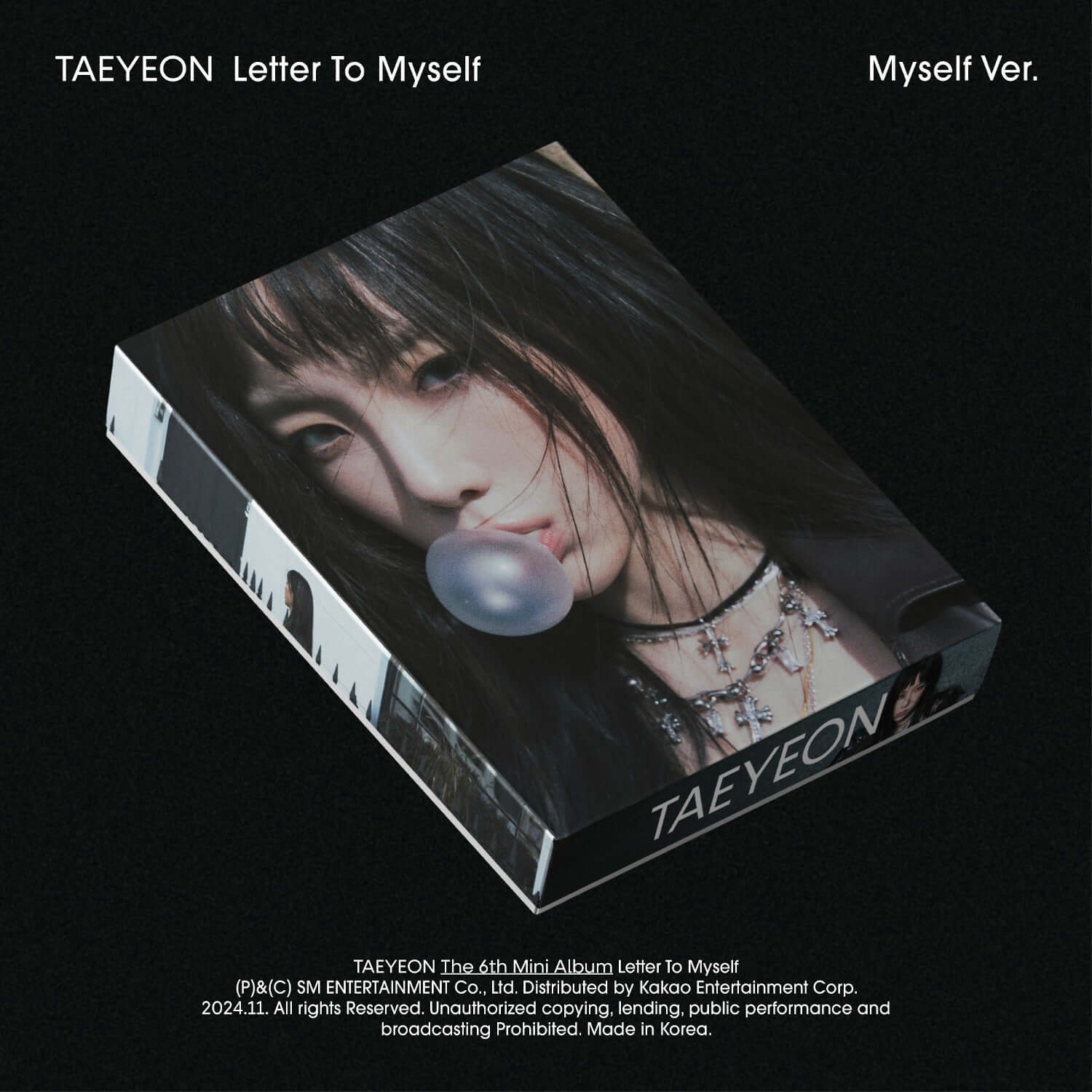 TAEYEON - 6th Album [Letter To Myself] (Myself Ver.) (Smart Album) - Album Kpop : jaquette noire, portrait et titre.