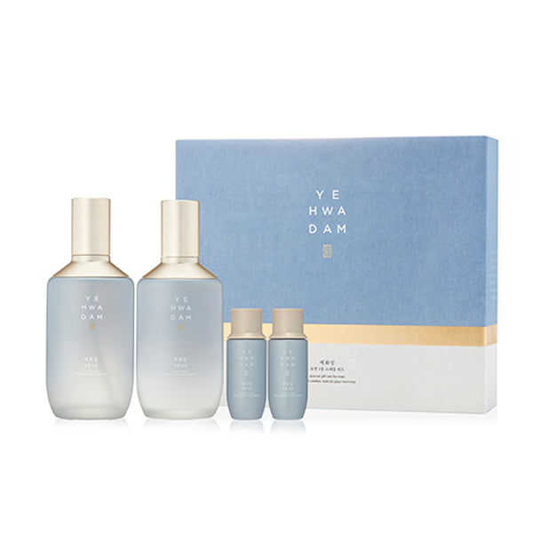 Décris l'image en français : THE FACE SHOP  Yehwadam For Man 2 Pieces Spaial Set, bouteilles et coffret bleu sur fond blanc.