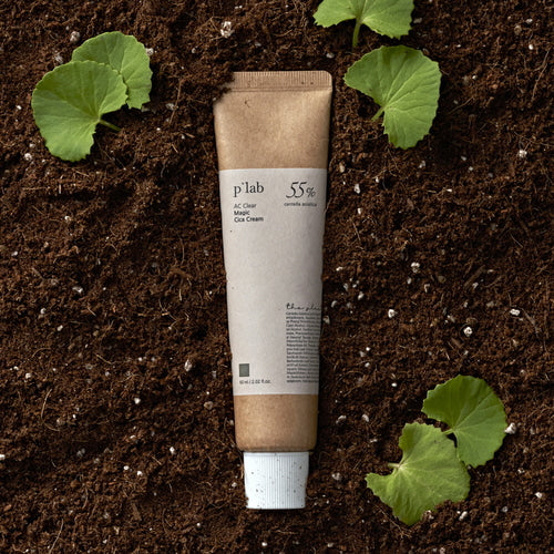 THE PLANT BASE Ac Clear Magic Cica Cream 60ml, tube sur terre et feuilles vertes, marque THE PLANT BASE