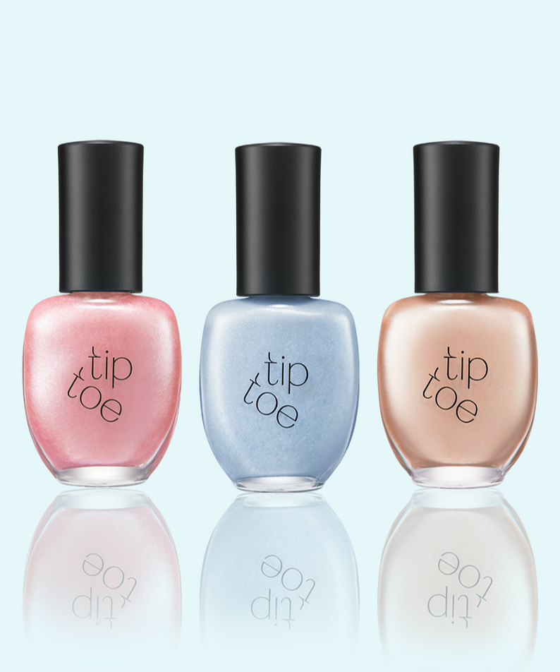 Trois bouteilles de vernis TIP TOE Matte Glitter Nail Polish en différentes couleurs.