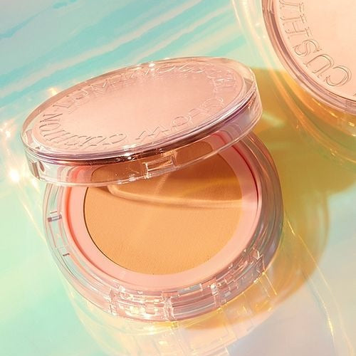 TONY MOLY My Luminouse Gel Glow Cushion 15g, marque posée en flacon transparent, teinte maquillage sur fond pastel bleu