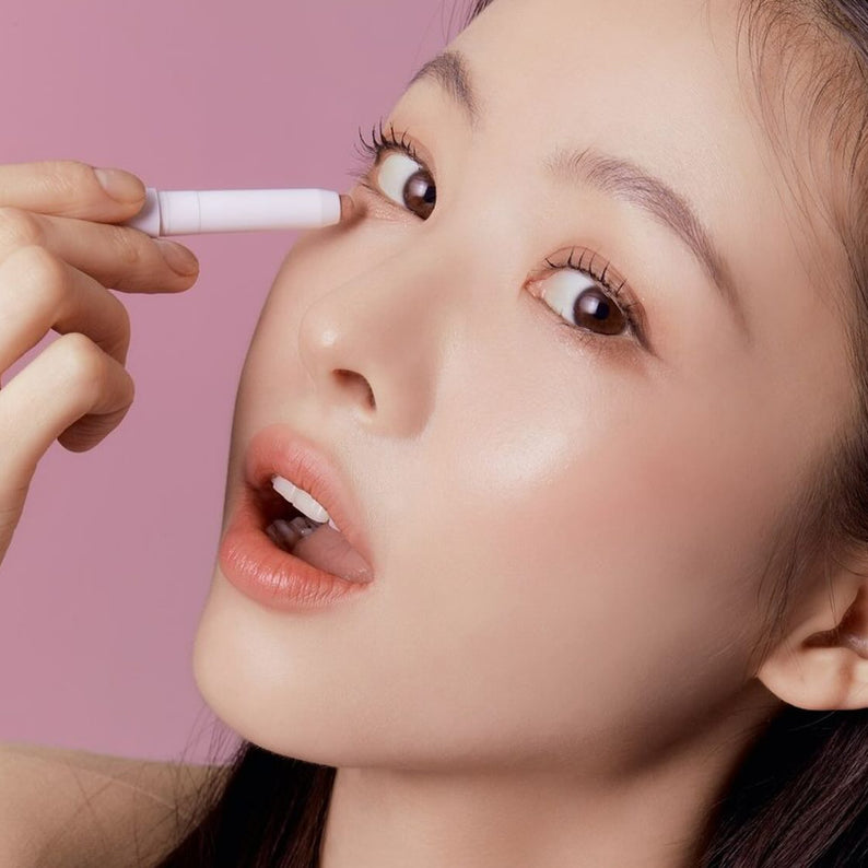 TONY MOLY The Shocking Color Fixing Stick Shadow disponible sur Ma petite Coree, ton Eshop 100% K-beauty en direct de Seoul