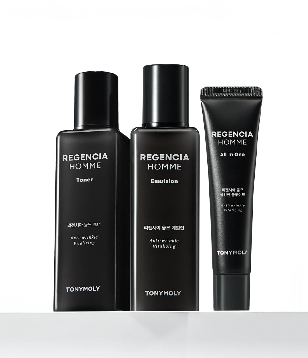 Décris l'image en français : TONYMOLY Regencia Homme SKincare Set de la marque TONYMOLY, flacons et tube noirs sur fond blanc.