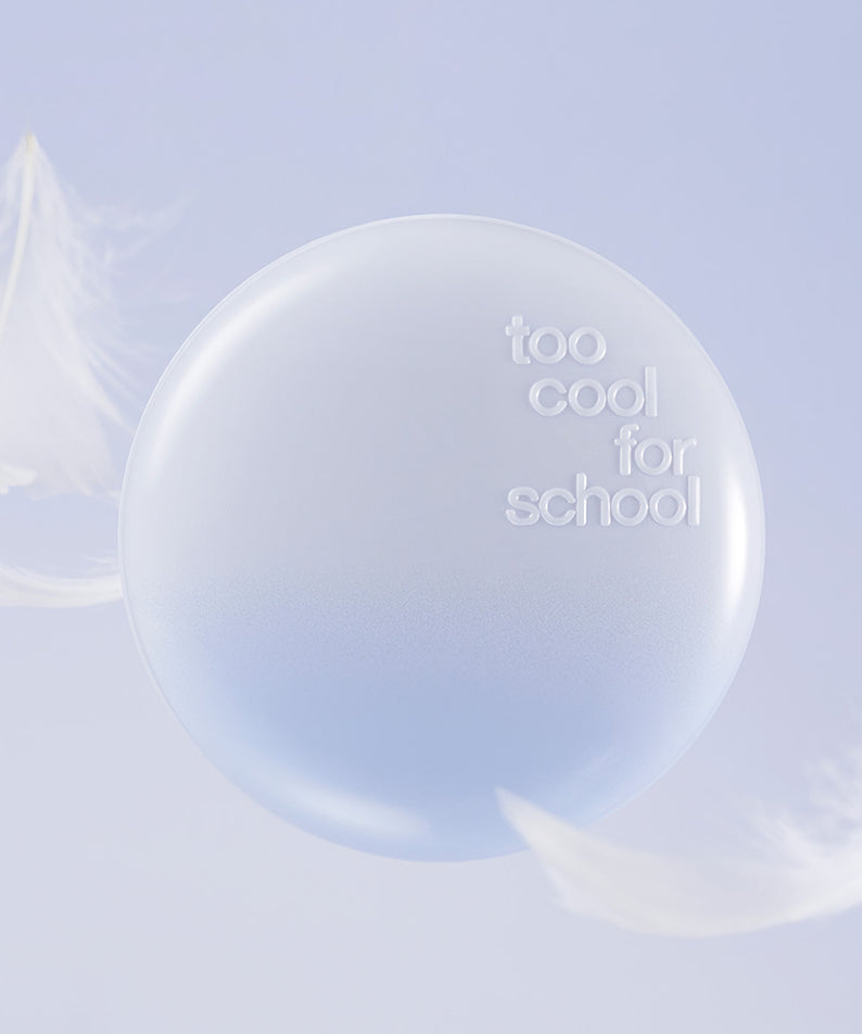 TOO COOL FOR SCHOOL Air Fit Cushion [Main Product + Refill] : coussin blanc sous nuages, marque visible, visuel doux.
