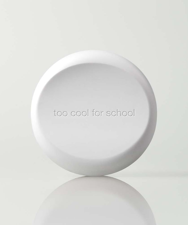 TOO COOL FOR SCHOOL Art Class Fixing Cover Cushion - Coussin de maquillage élégant pour une peau parfaite.