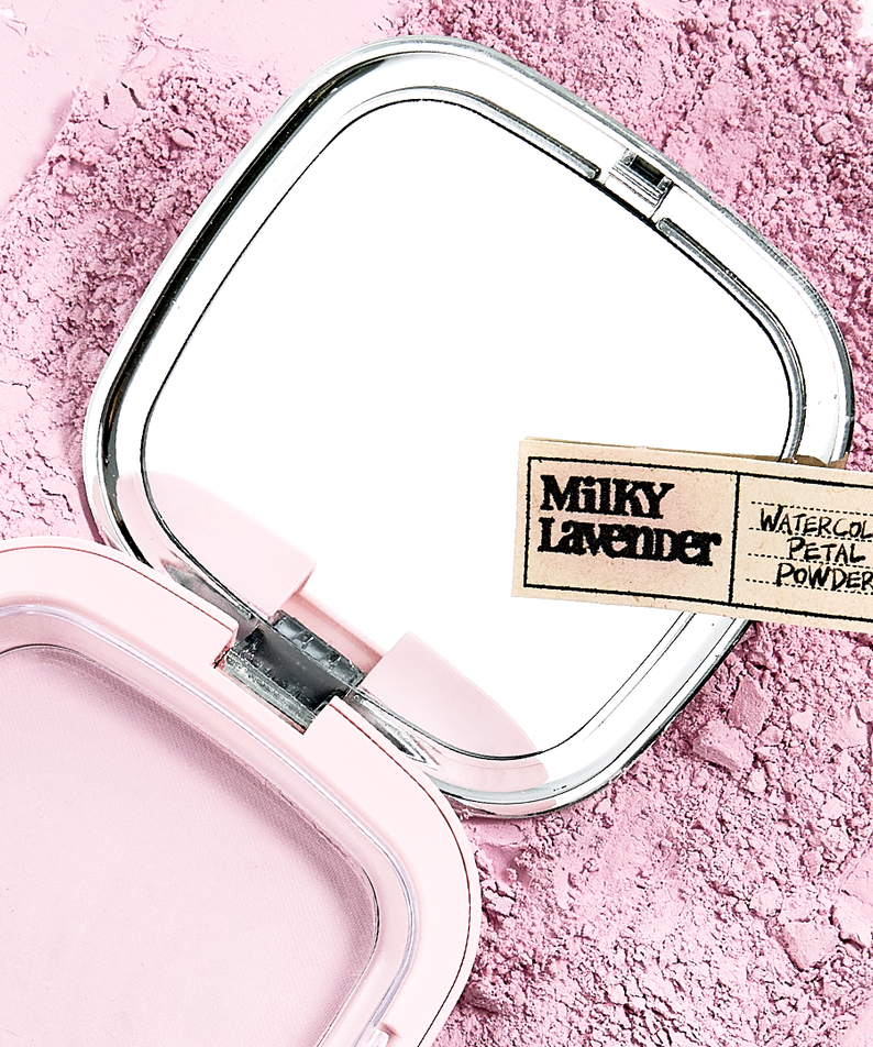 TOOQ Water Color Petal Powder, maquillage couleur lavande pour une peau radieuse, présenté dans un boîtier élégant.