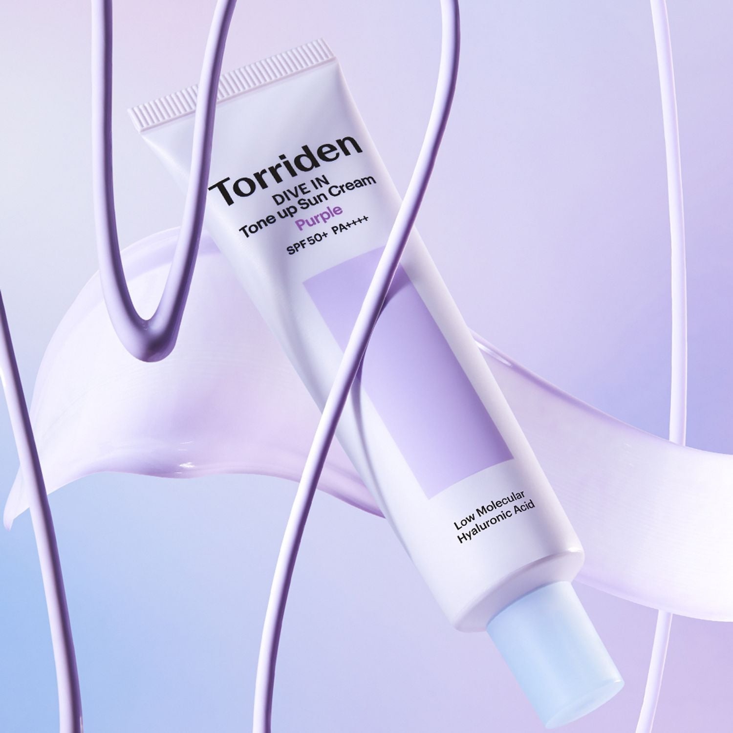 TORRIDEN Dive In Tone Up Sun Cream Purple 50+PA++++ 60ml, crème solaire violette de la marque, sur flacons blancs et tubes.