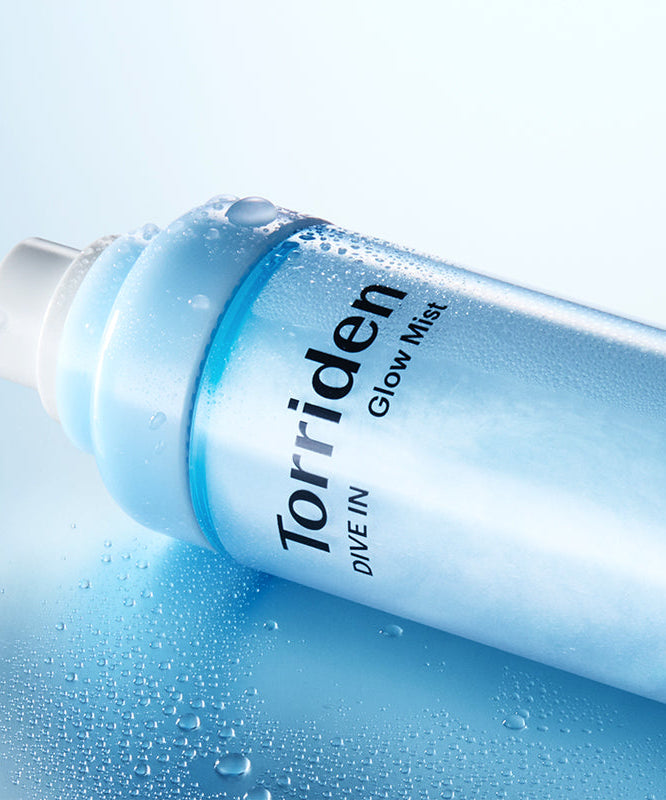TORRIDEN Dive-in Low Molecular Hyaluronic Acid Cream Mist 120ml, brume bleue sur fond clair, gouttes et flacon.