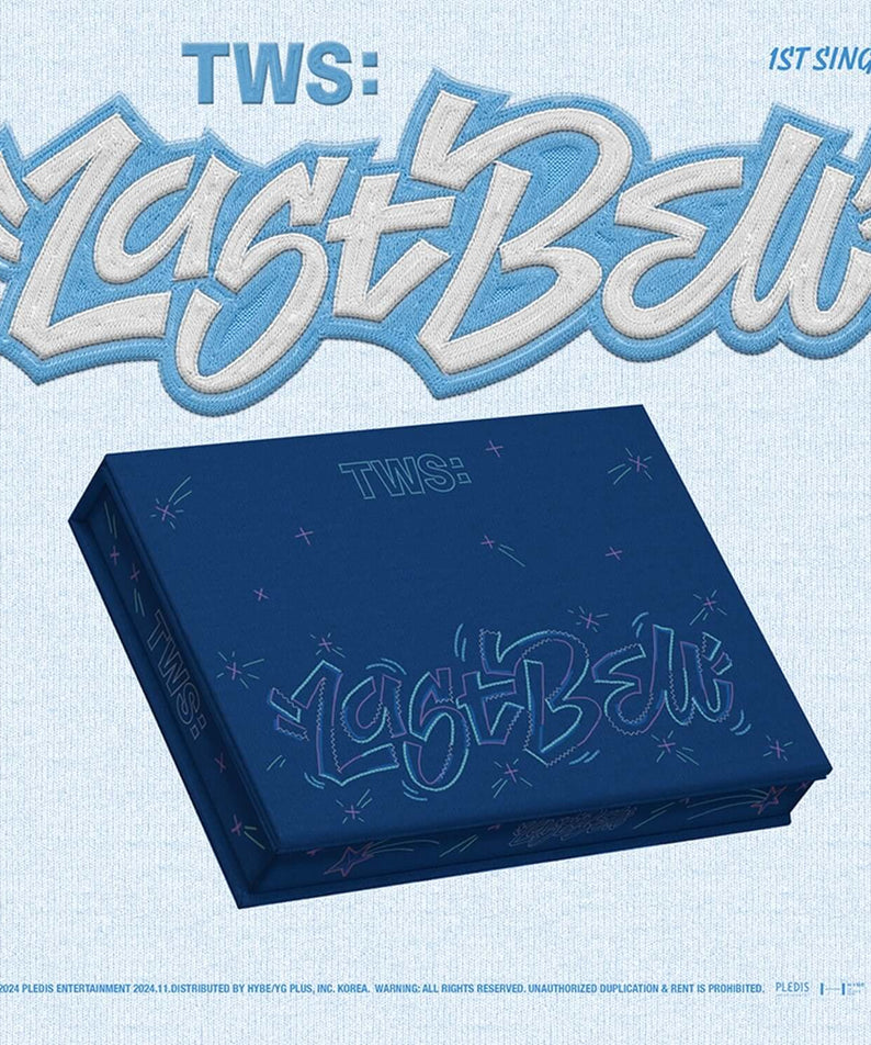 TWS - TWS 1st Single [Last Bell] - Album Kpop : pochette et boîte TWS bleu, design “Last Bell” sur fond clair.