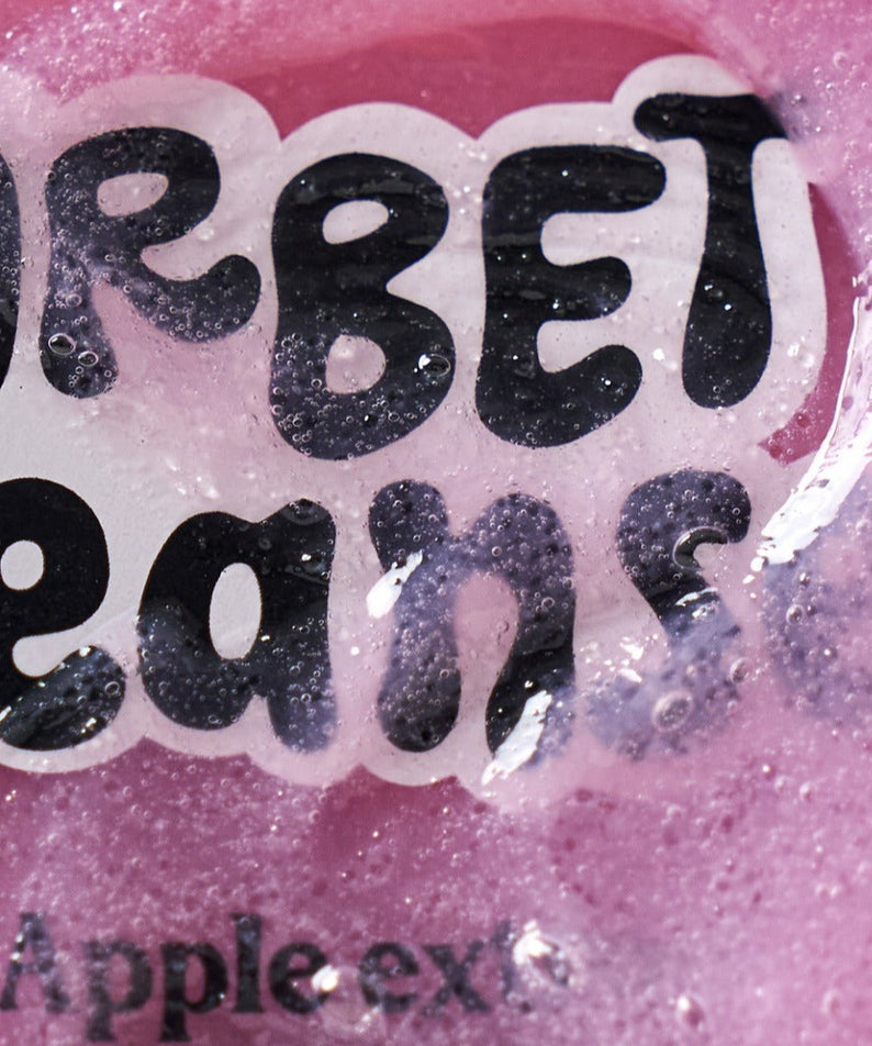 UNLEASHIA ABC Sorbat Facial Cleanser 120ml en gelée rose avec extrait de pomme. Nettoyant pour visage avec bulles visibles.