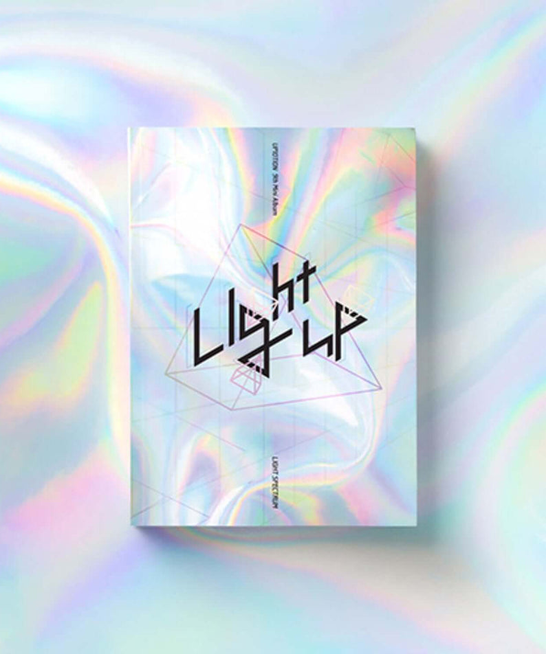 UP10TION - 9th Album [Light UP] (LIGHT SPECTRUM ver.) - Album Kpop, pochette holographique sur fond irisé arc-en-ciel