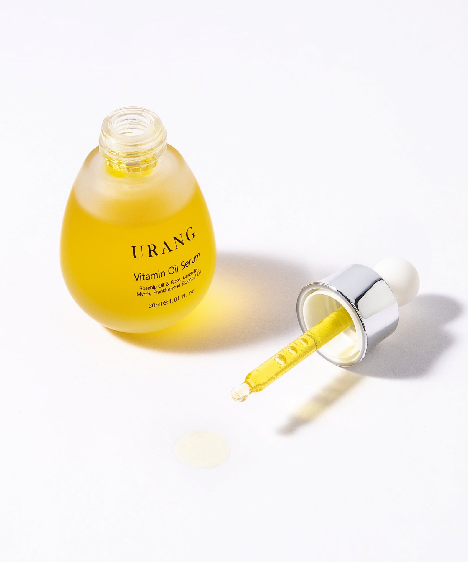 URANG Glow Oil Serum 30ml, sérum éclat revitalisant en bouteille avec pipette, soin visage, beauté naturelle, luminosité immédiate, 30ml.