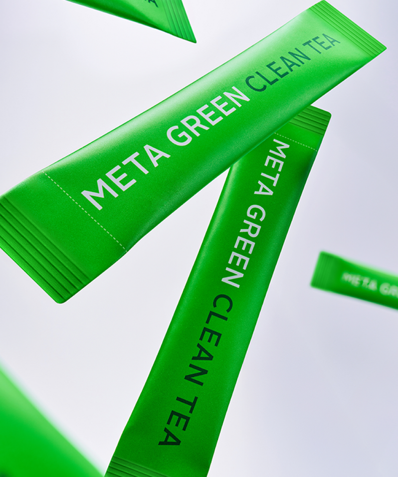 VITAL BEAUTIE Meta Green Clean Tea 10 Packets, sachets verts sur fond clair, gros plan des emballages.
