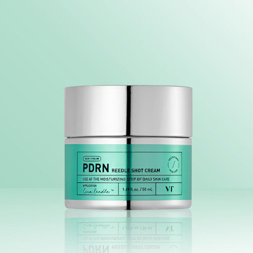 Décris l'image en français : VT COSMETICS PDRN Riddle Shot Cream 50ml, pot crème sur fond vert clair, éclairage studio.